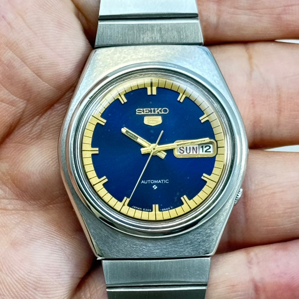 Vintage Seiko 5 - Automatic Blue Dial Day-Date Classic Men’s Watch Japan Made