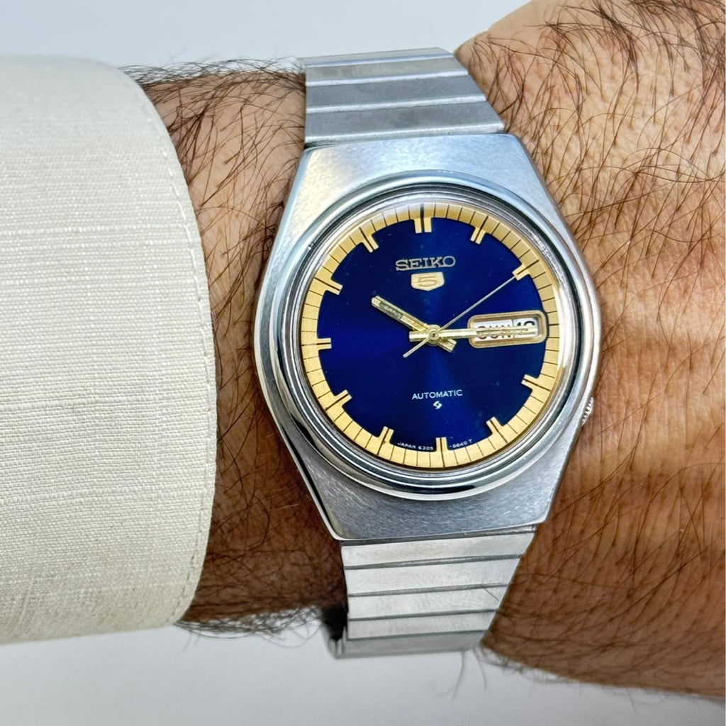 Vintage Seiko 5 - Automatic Blue Dial Day-Date Classic Men’s Watch Japan Made