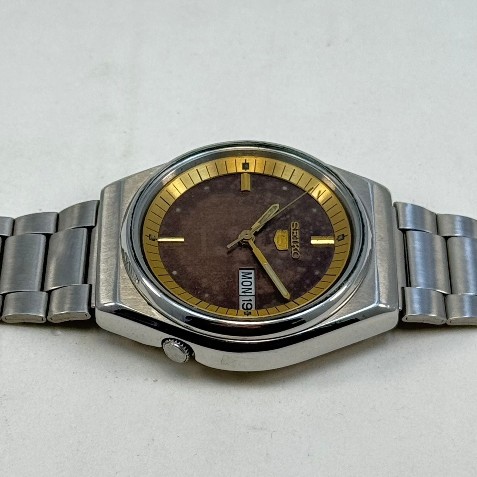 Vintage Seiko 5 Automatic Watch 17 Jewels Brown Dial Day-Date Japan Made.
