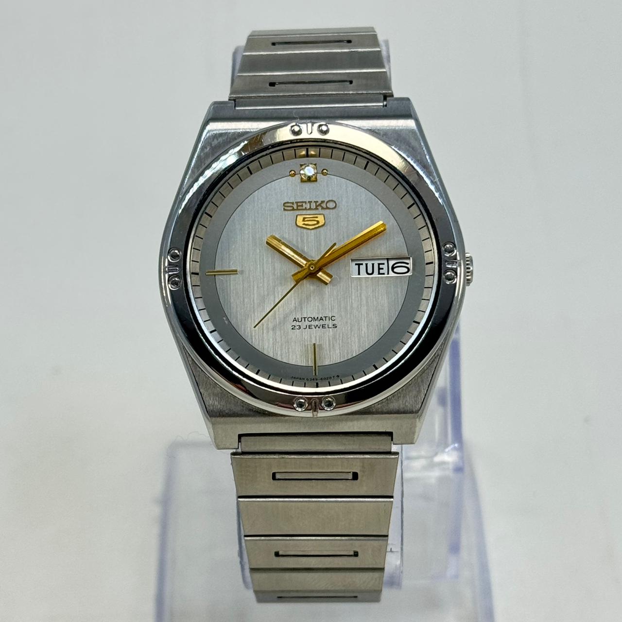 Rare Vintage Seiko 5 - Automatic Men's Watch 23 Jewels Japan Made.