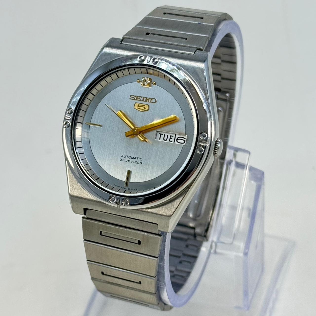 Rare Vintage Seiko 5 - Automatic Men's Watch 23 Jewels Japan Made.
