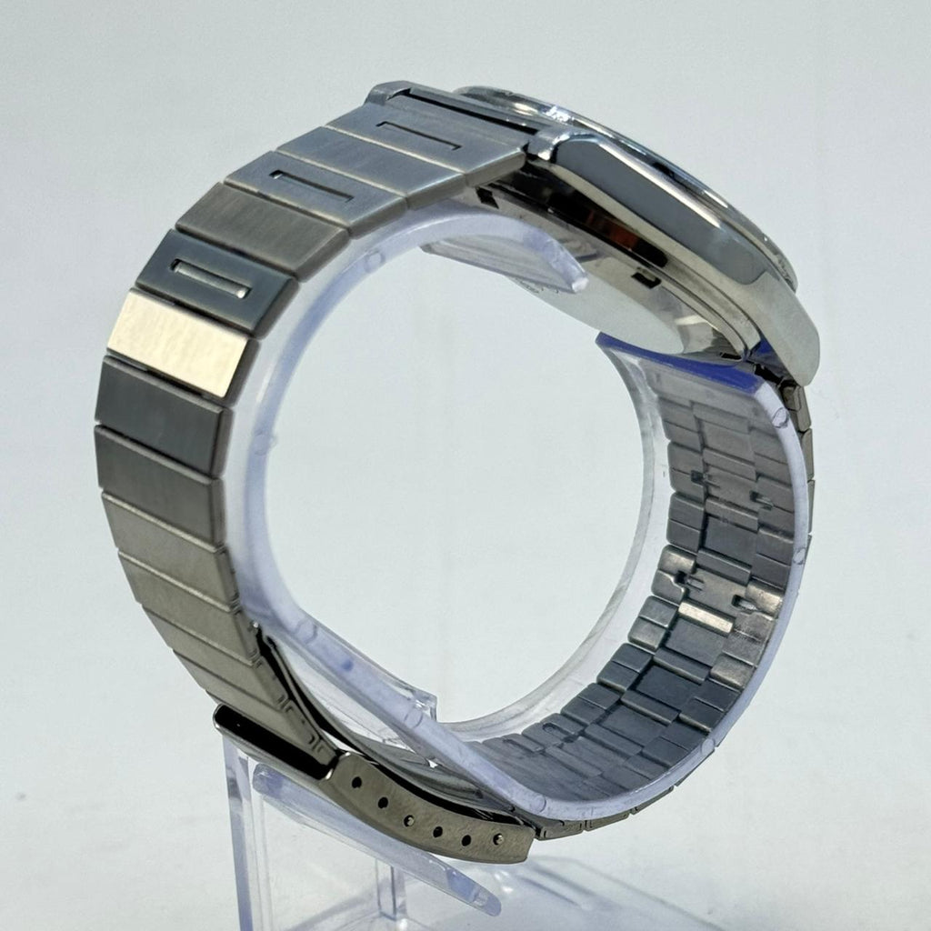 Rare Vintage Seiko 5 - Automatic Men's Watch 23 Jewels Japan Made.