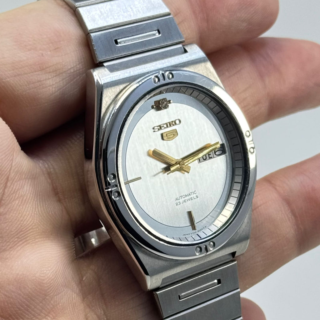 Rare Vintage Seiko 5 - Automatic Men's Watch 23 Jewels Japan Made.