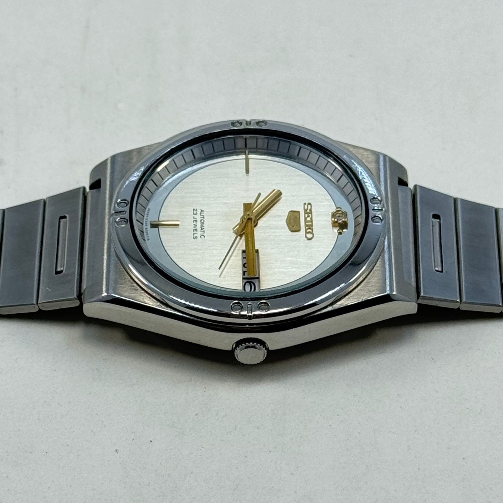 Rare Vintage Seiko 5 - Automatic Men's Watch 23 Jewels Japan Made.