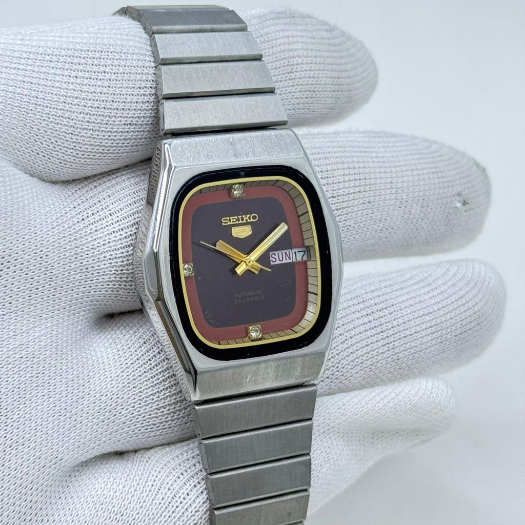 Vintage Seiko 5 Automatic Watch 23 Jewels Maroon Dial Day-Date Japan Made