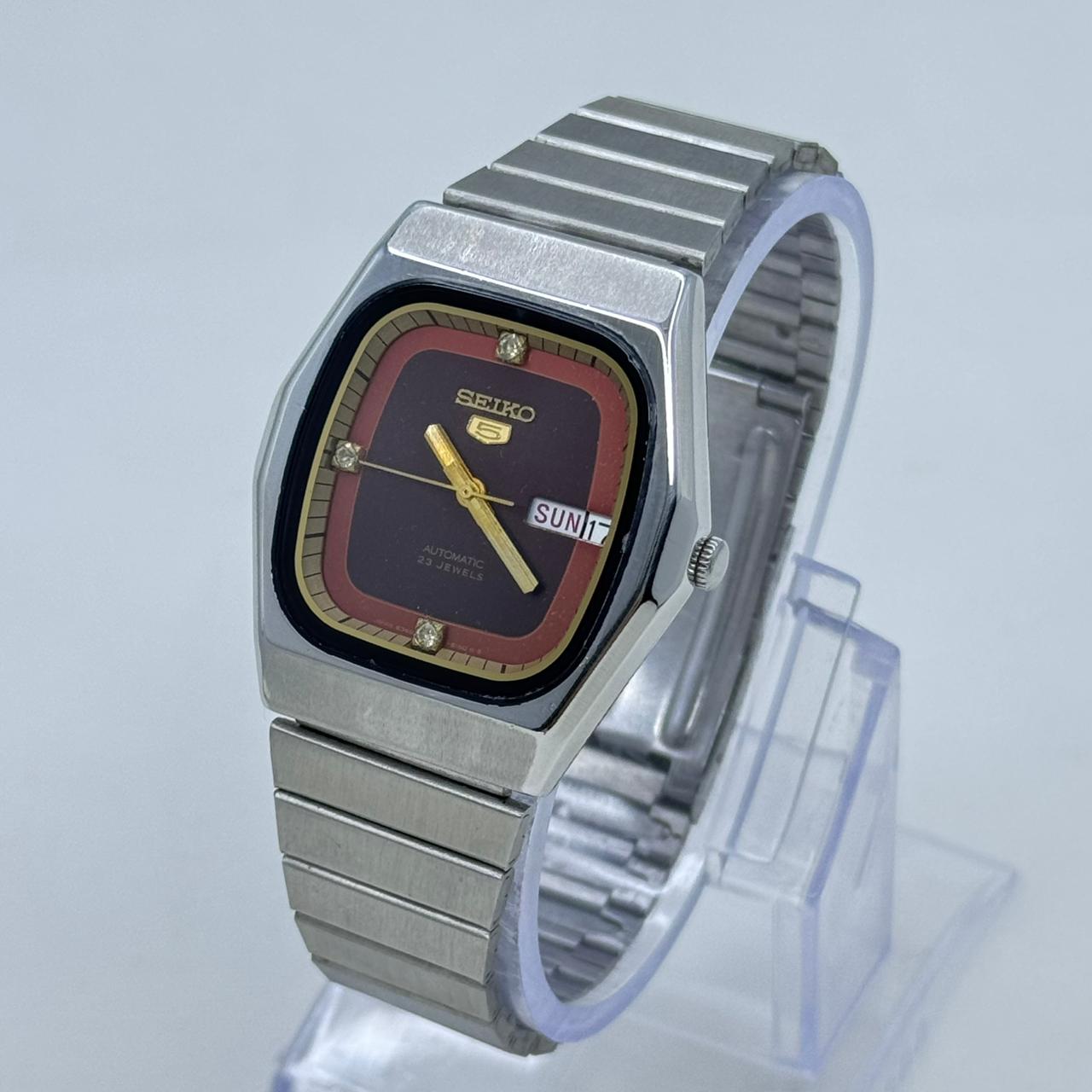 Vintage Seiko 5 Automatic Watch 23 Jewels Maroon Dial Day-Date Japan Made