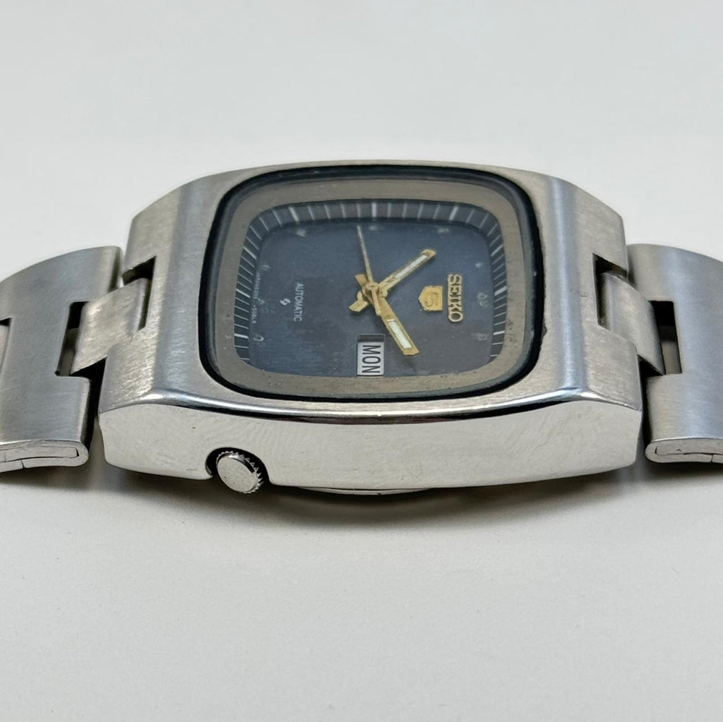 Vintage Seiko 5 Automatic Men's Watch TV Shape Japan Made