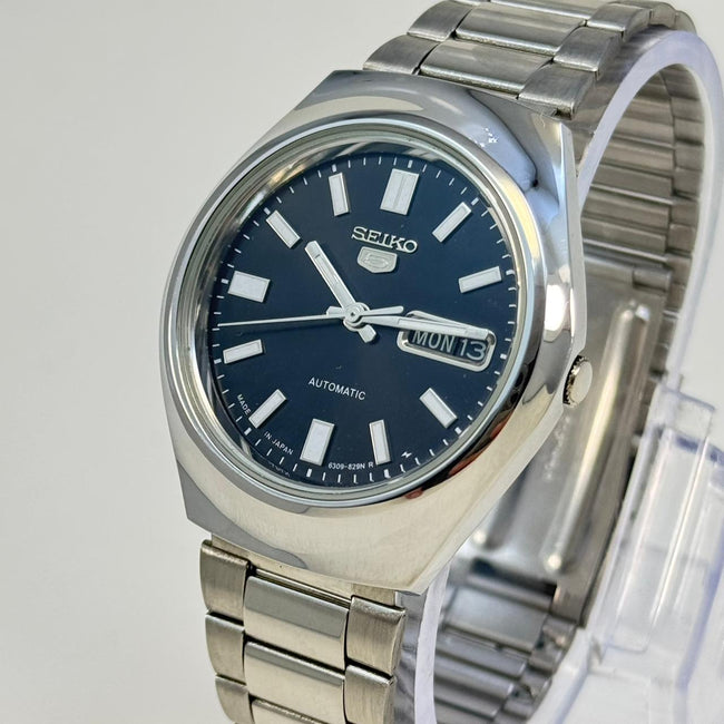 Seiko 5 -  Automatic Japanese Movement Day Date Vintage Style Hover Image