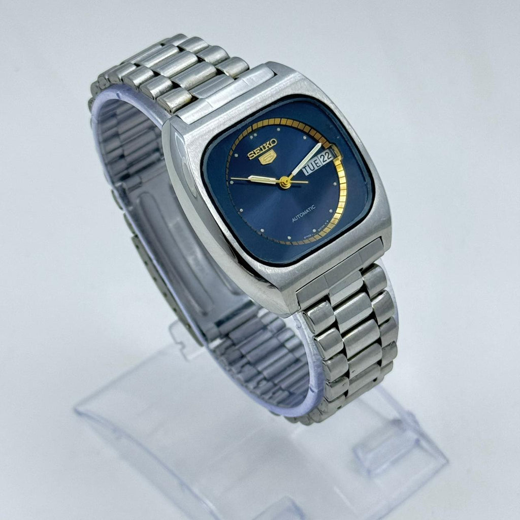 Seiko 5 - Automatic Men's Wristwatch Classic Blue Dial Vintage Japan made