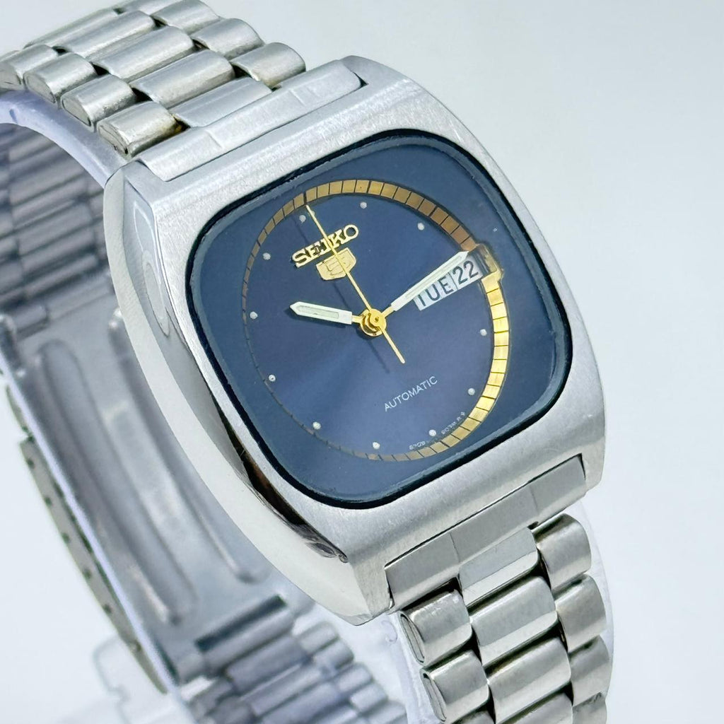 Seiko 5 - Automatic Men's Wristwatch Classic Blue Dial Vintage Japan made
