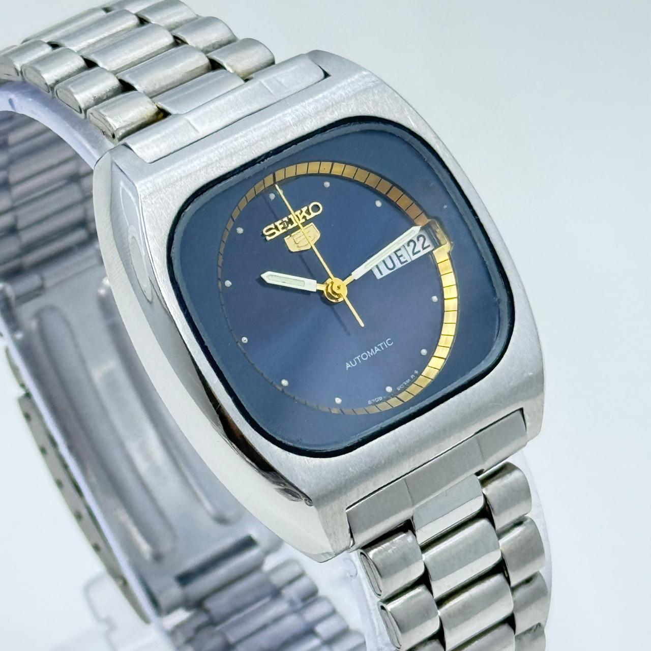 Seiko 5 - Automatic Men's Wristwatch Classic Blue Dial Vintage Japan made