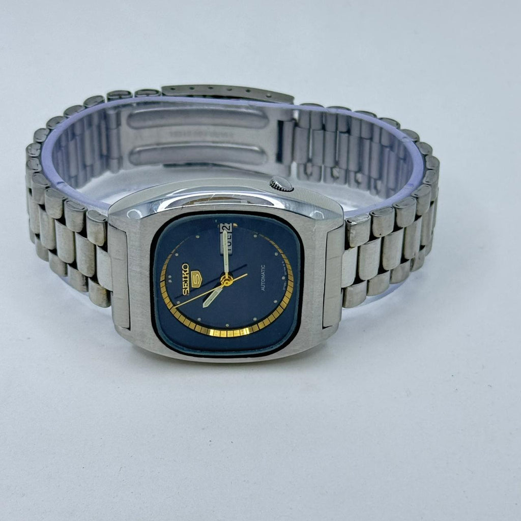 Seiko 5 - Automatic Men's Wristwatch Classic Blue Dial Vintage Japan made