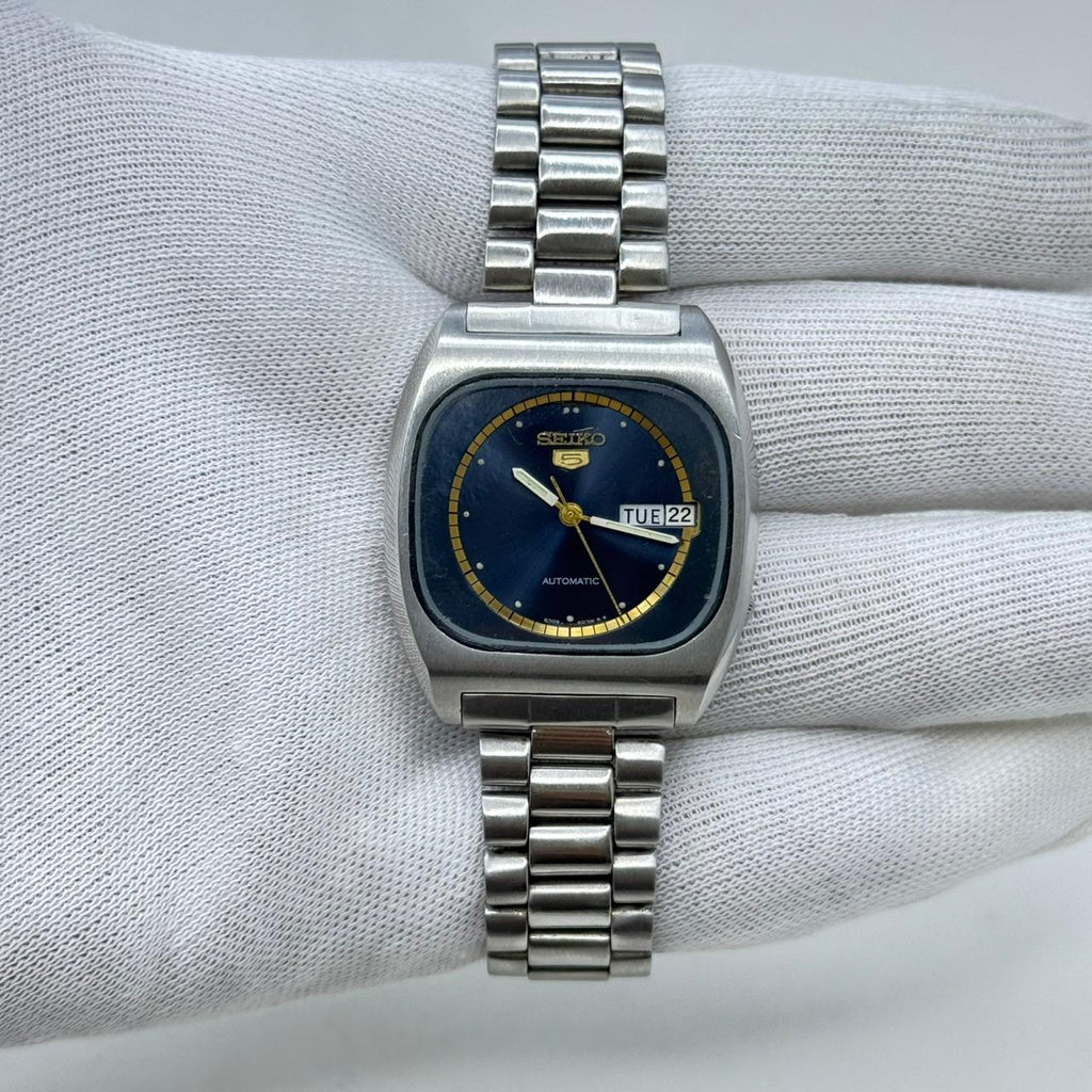 Seiko 5 - Automatic Men's Wristwatch Classic Blue Dial Vintage Japan made