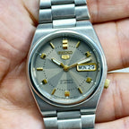 Vintage Seiko 5 - Automatic Watch Day/Date Stainless Steel Japan Made