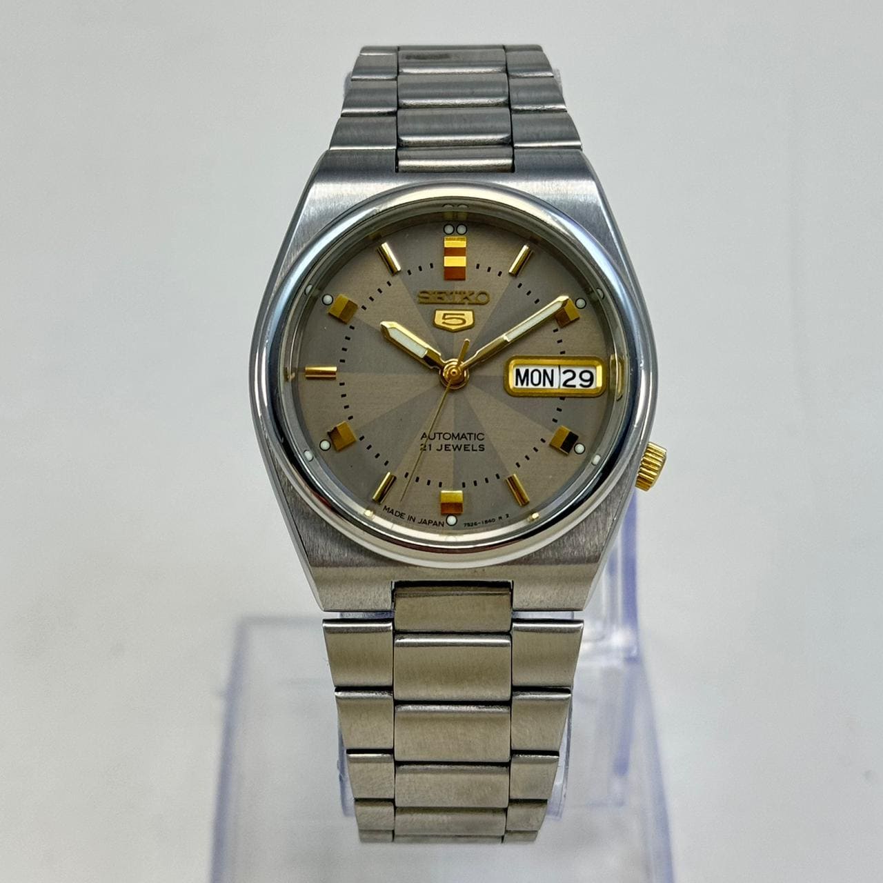 Vintage Seiko 5 - Automatic Watch Day/Date Stainless Steel Japan Made