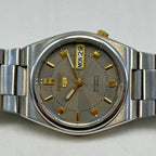 Vintage Seiko 5 - Automatic Watch Day/Date Stainless Steel Japan Made