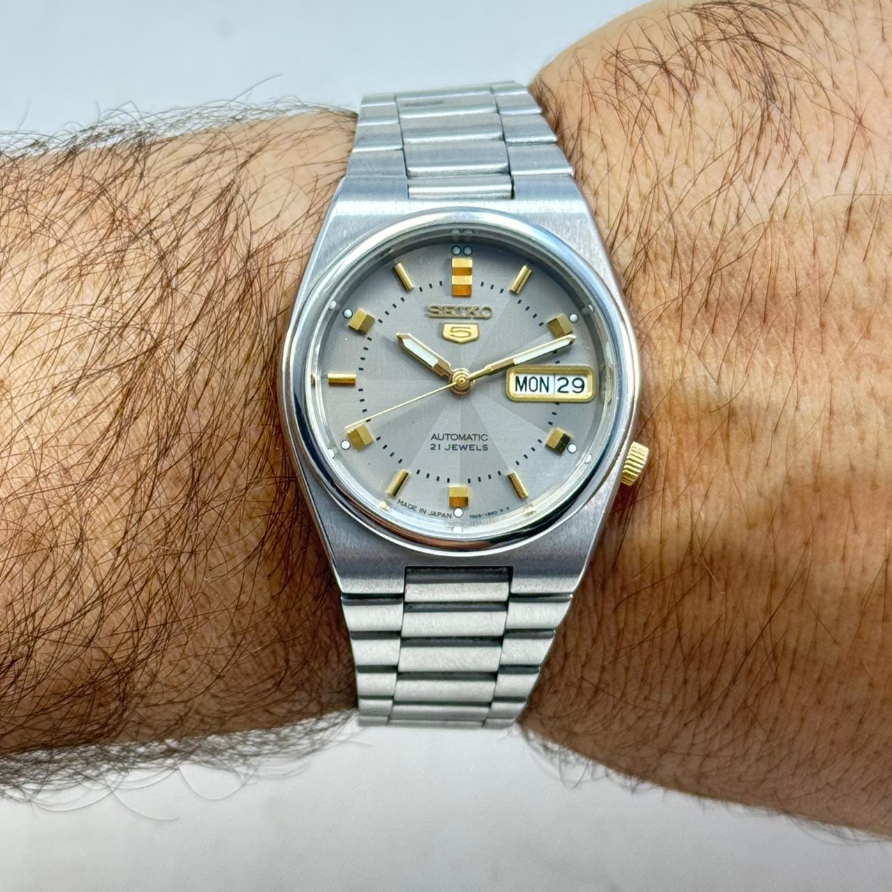 Vintage Seiko 5 - Automatic Watch Day/Date Stainless Steel Japan Made