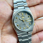 Vintage Seiko 5 - Automatic Watch Day/Date Stainless Steel Japan Made