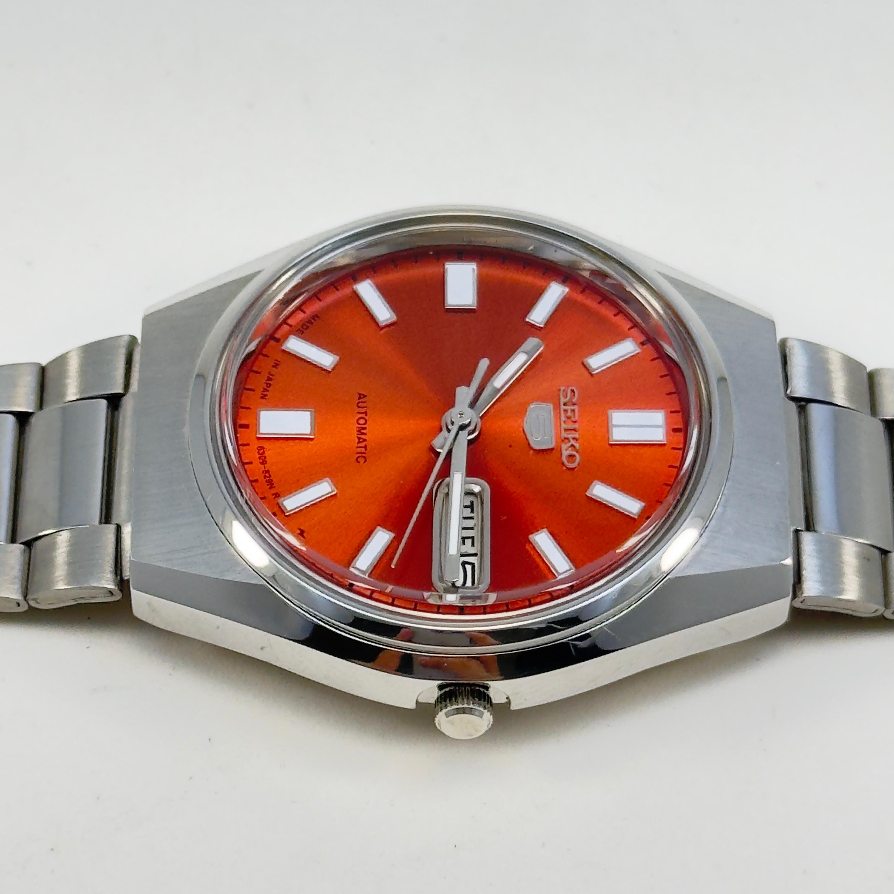 Seiko 5 Automatic – Orange Sunburst Dial Vintage Style Day-Date Men’s Watch.