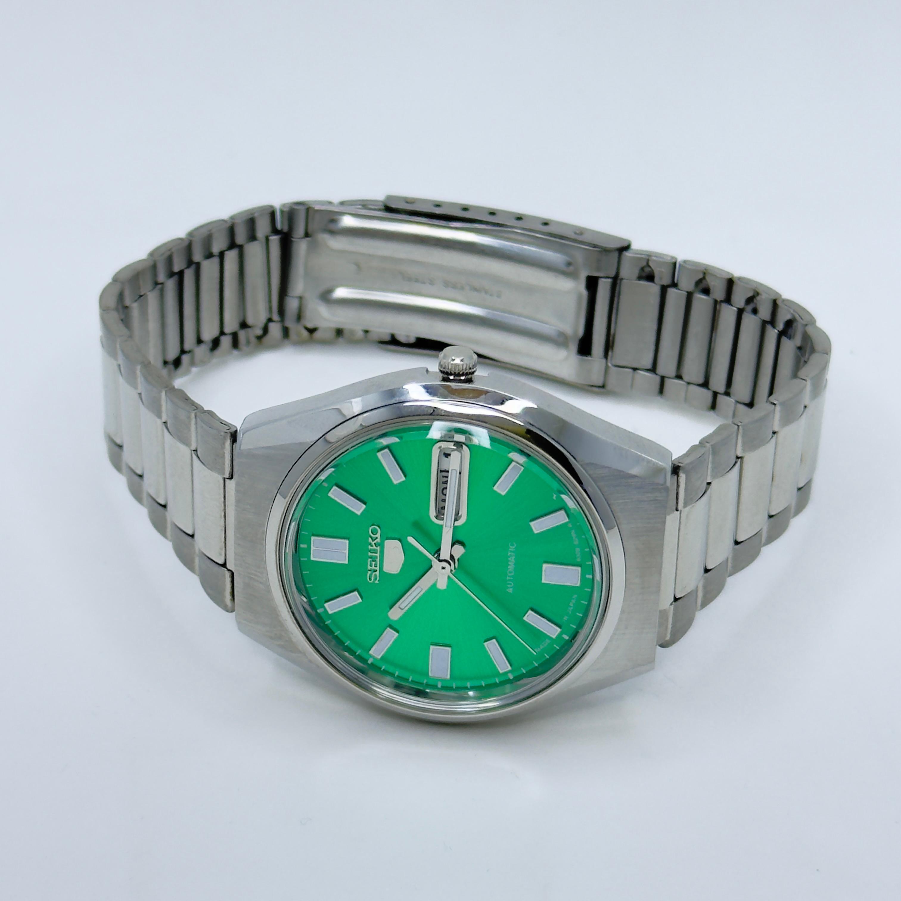 Seiko 5 Automatic – Green Dial Vintage Style Day-Date Men’s Watch
