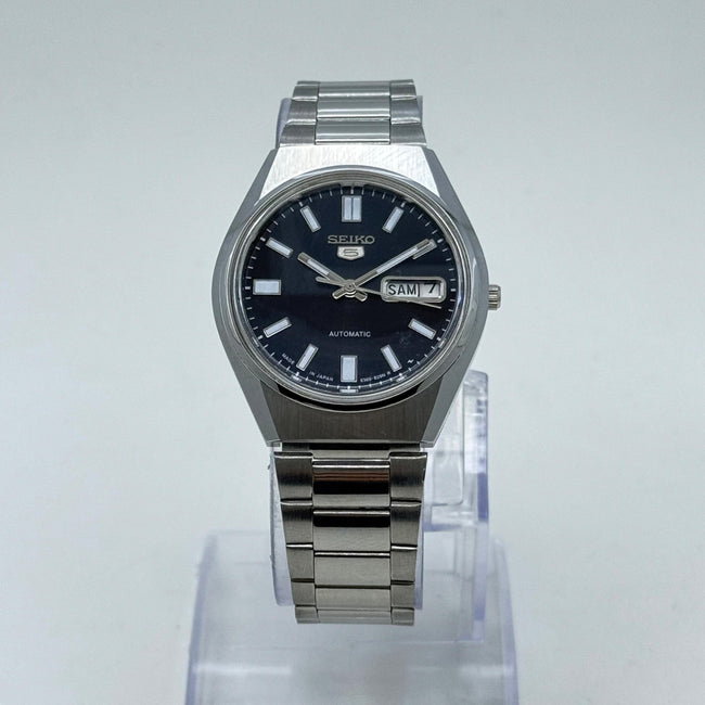 Seiko 5 Automatic – Black Dial Vintage Style Day-Date Men’s Watch Main Image