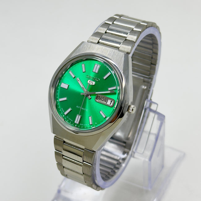 Seiko 5 Automatic – Green Dial Vintage Style Day-Date Men’s Watch Hover Image