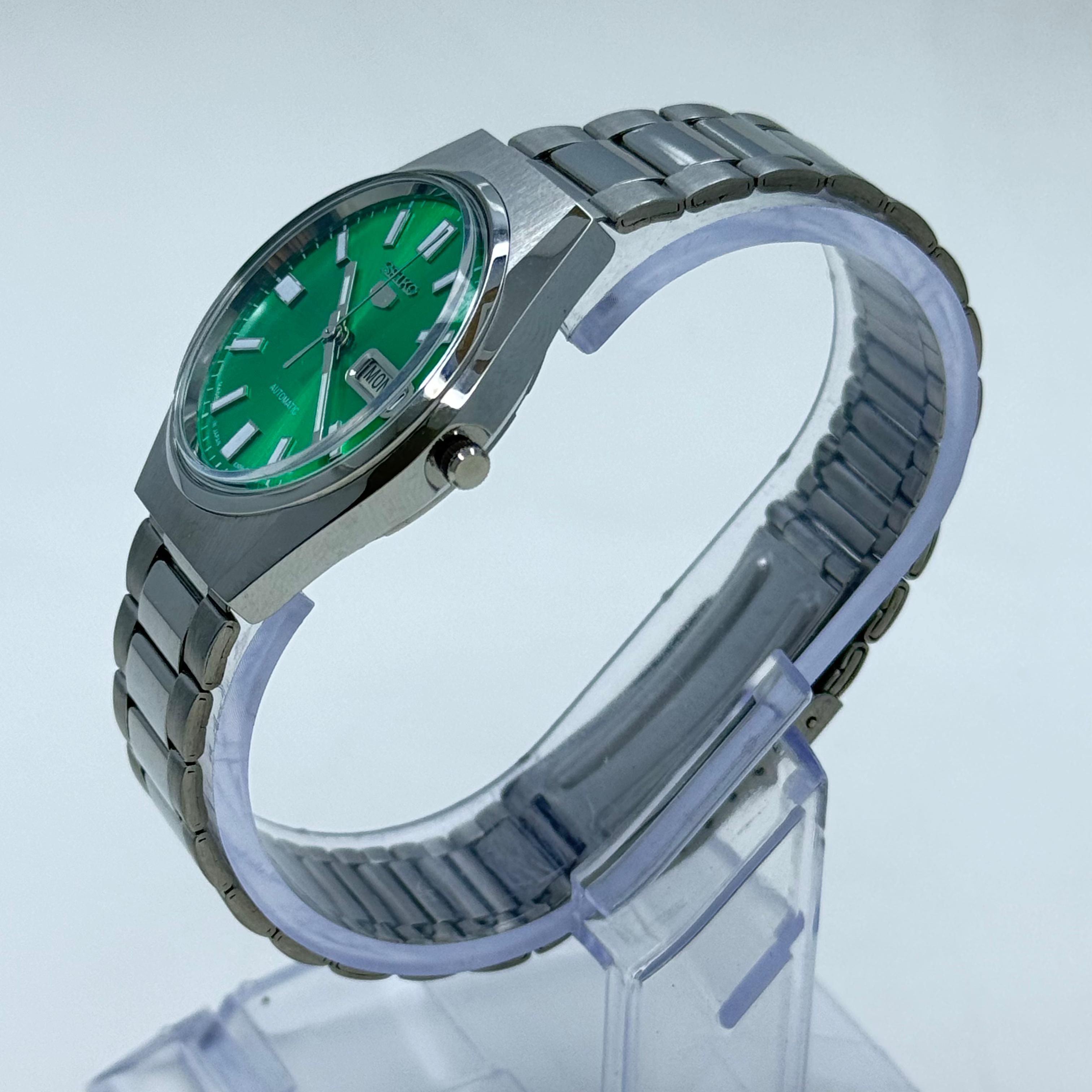 Seiko 5 Automatic – Green Dial Vintage Style Day-Date Men’s Watch