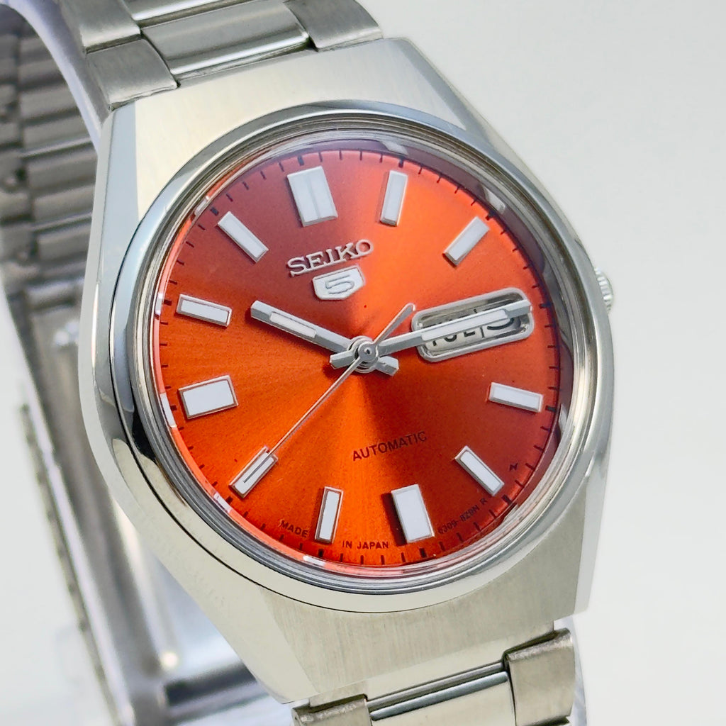 Seiko 5 Automatic – Orange Sunburst Dial Vintage Style Day-Date Men’s Watch.