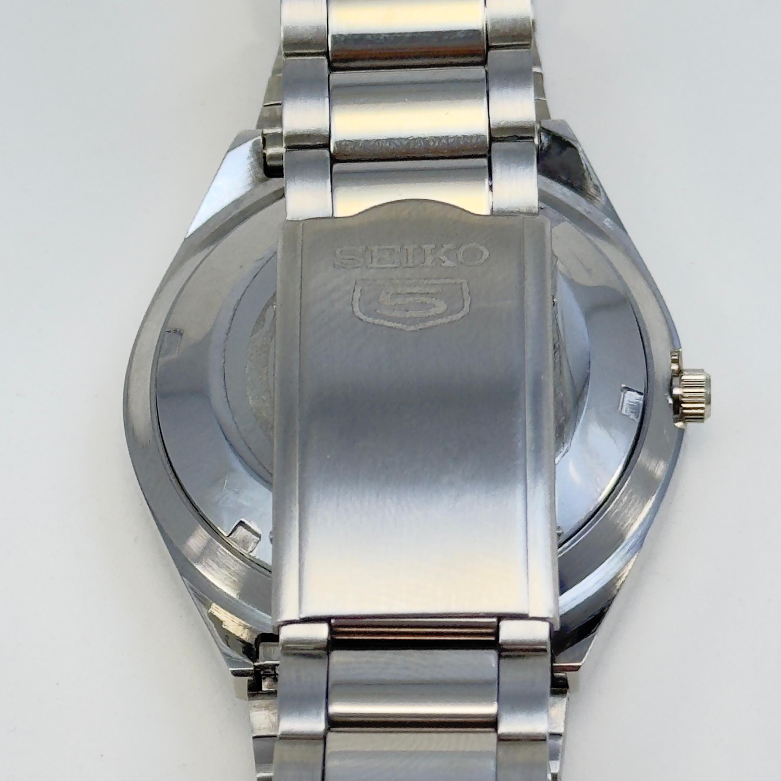 Seiko 5 Automatic – Orange Sunburst Dial Vintage Style Day-Date Men’s Watch.
