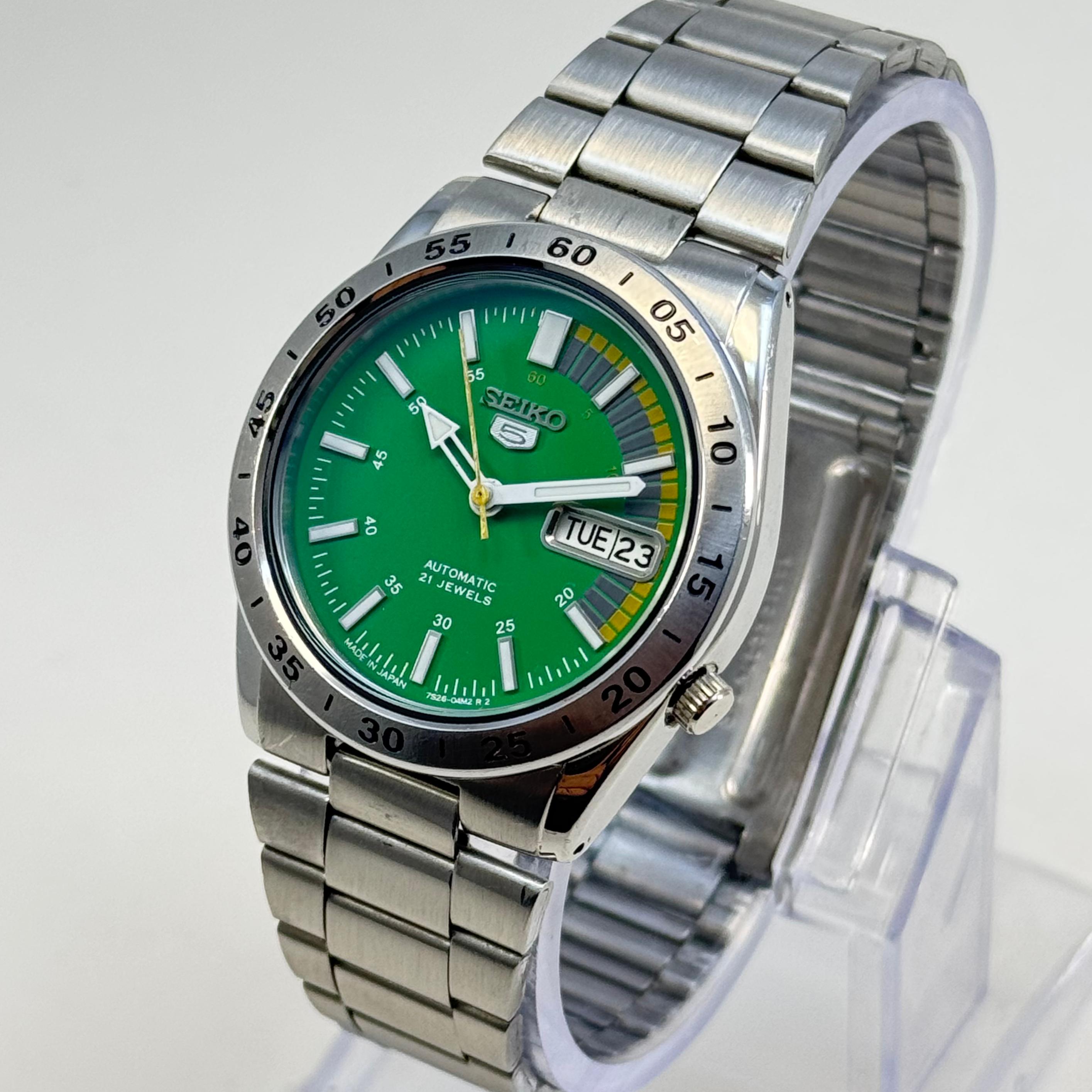 Seiko 5 -  Automatic Watch 21 Jewels  Green Dial Vintage Style Mod