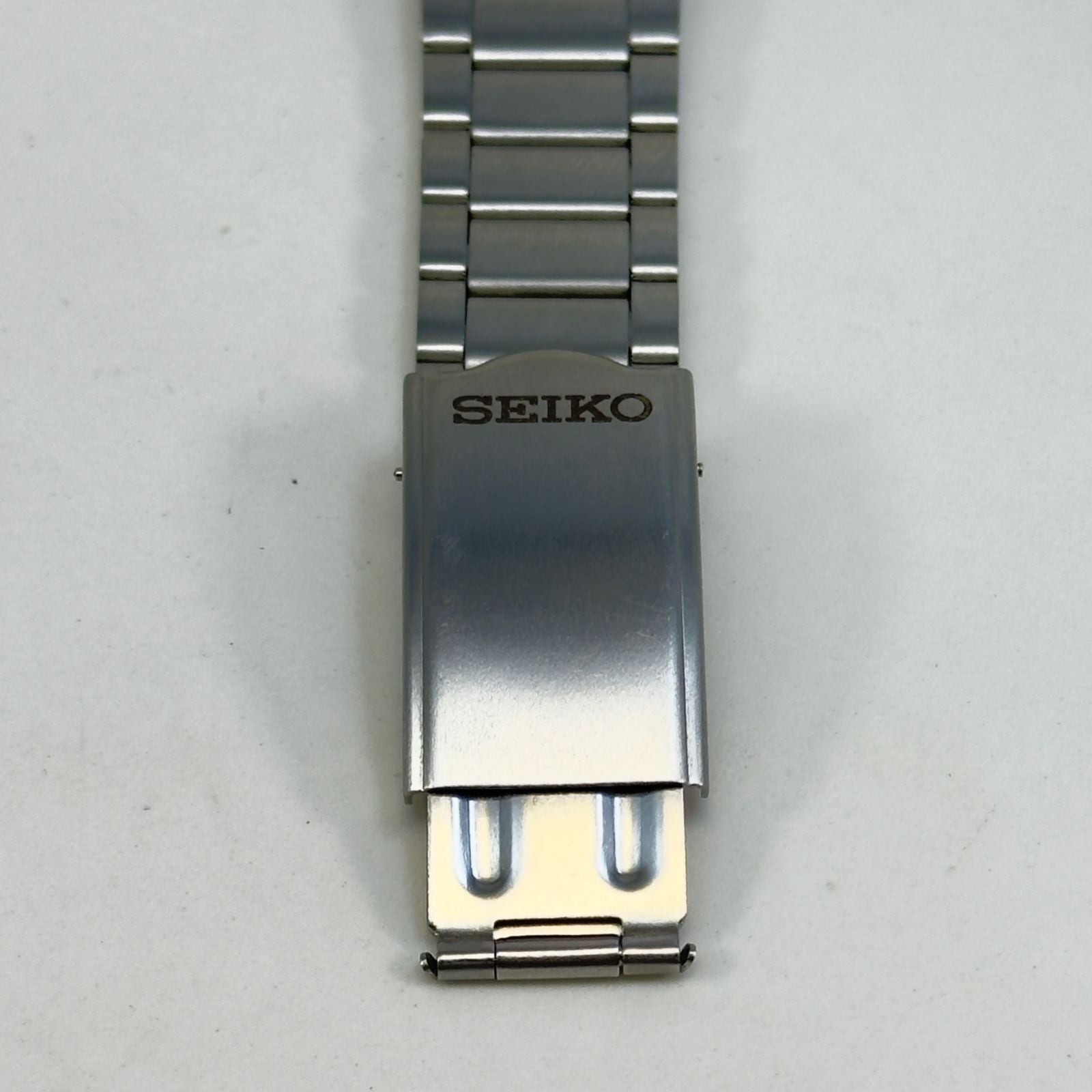 Vintage Seiko 5 - Automatic Salmon Arabic Dial - Day/Date Japanese