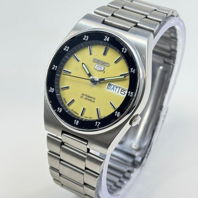 Vintage Seiko 5 - Automatic Men's Watch Lime Green Dial 36mm Japan Made Hover Image