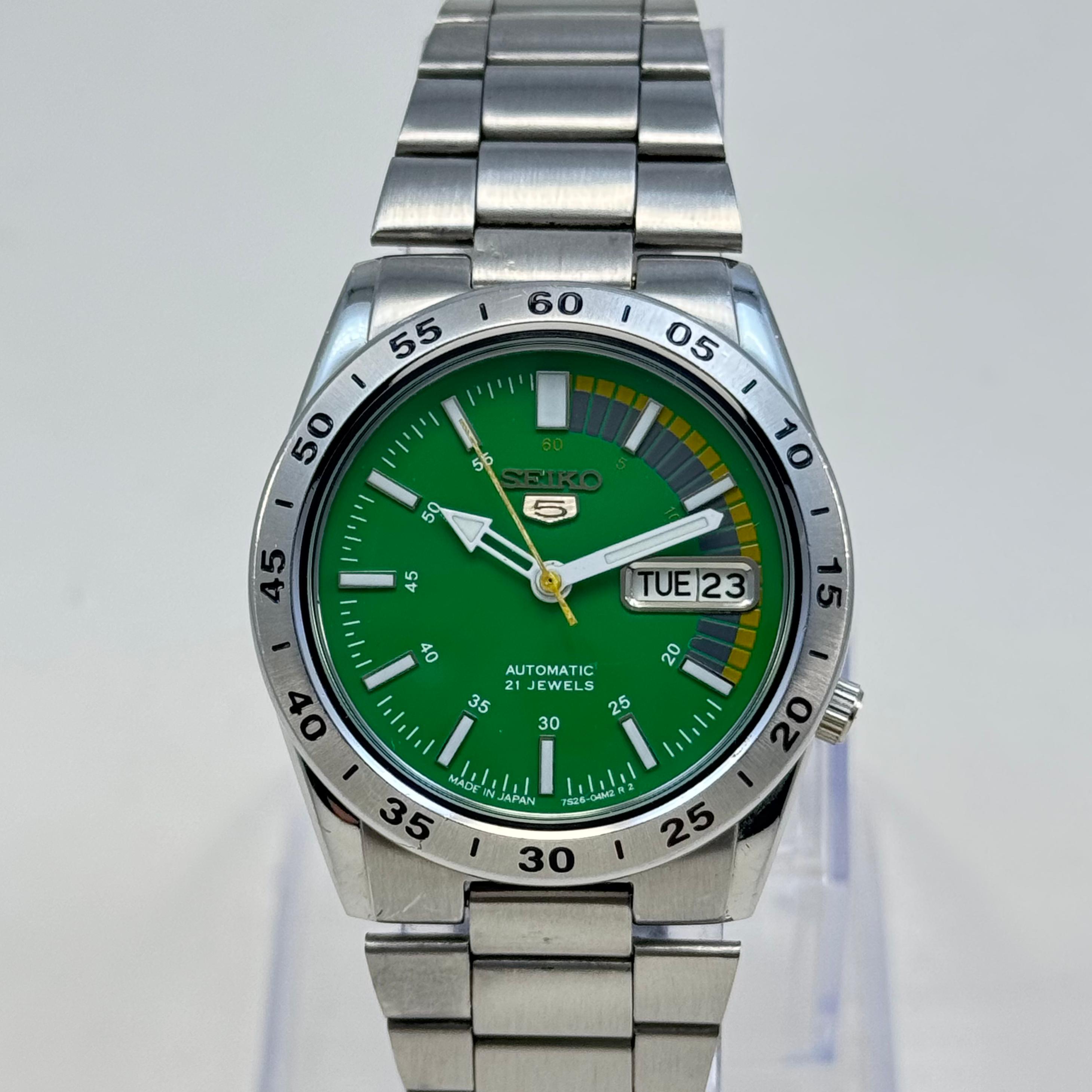 Seiko 5 -  Automatic Watch 21 Jewels  Green Dial Vintage Style Mod