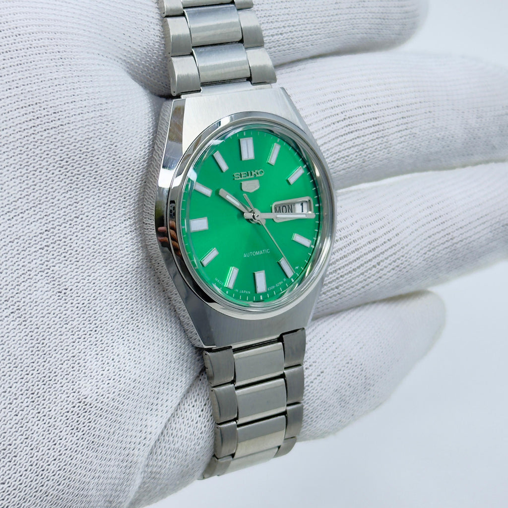 Seiko 5 Automatic – Green Dial Vintage Style Day-Date Men’s Watch