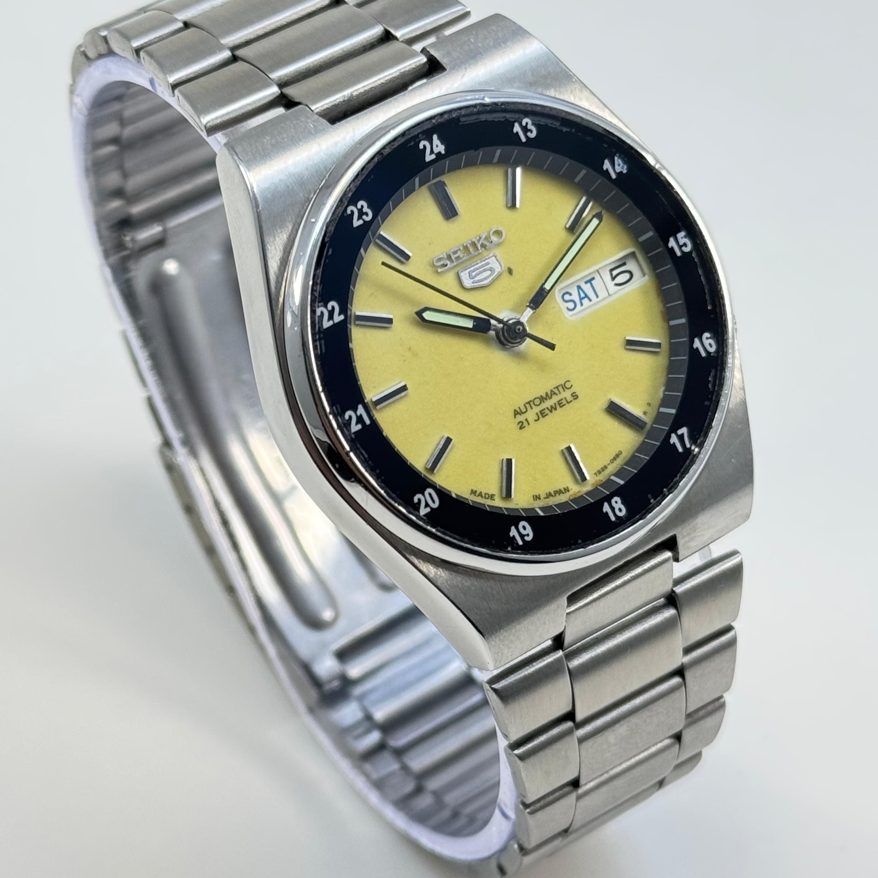 Seiko 5 - Automatic Men's Watch Lime Green Dial 36mm Japan Made.