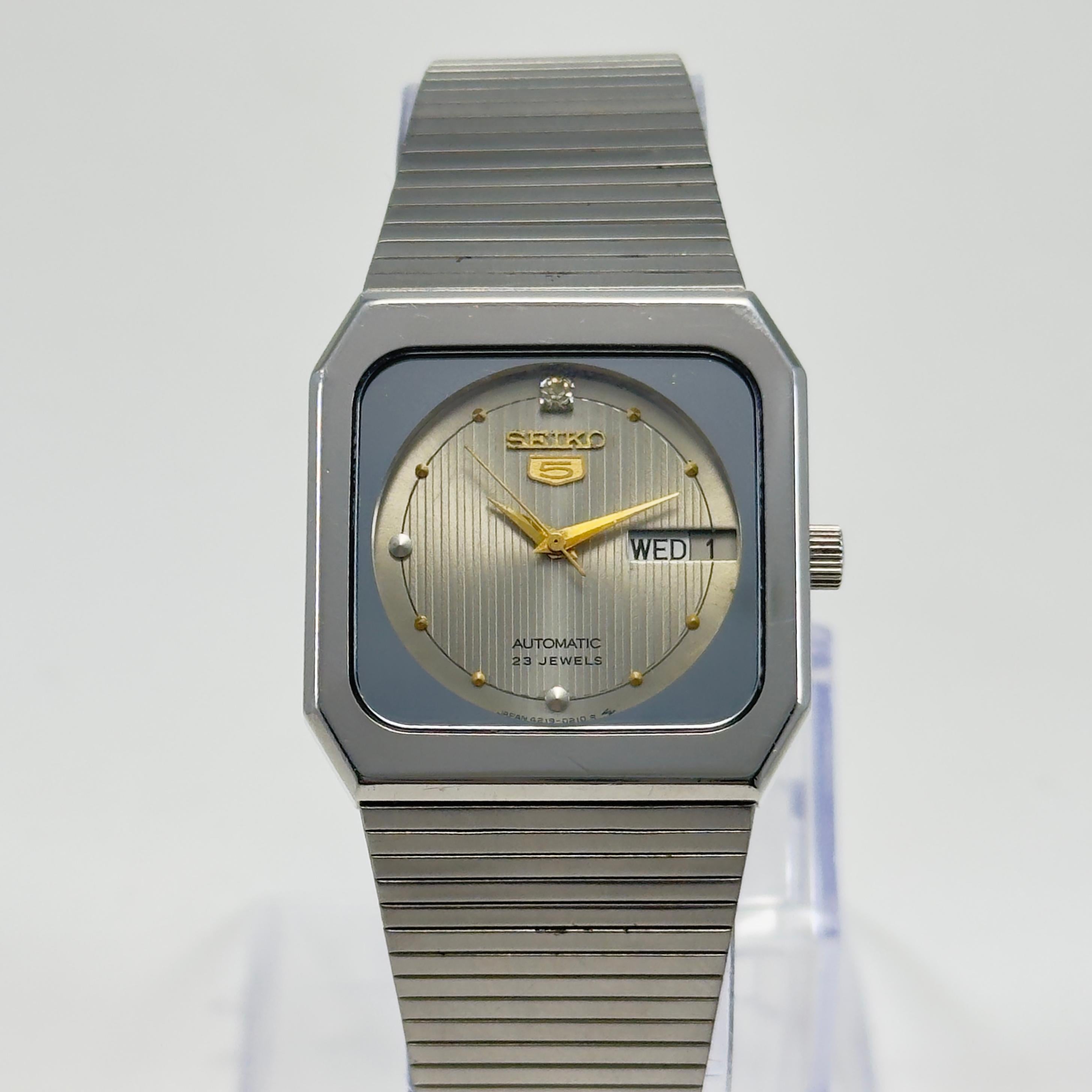 Vintage Seiko 5 - Automatic Women's Watch Square Case Grey Dial Japan