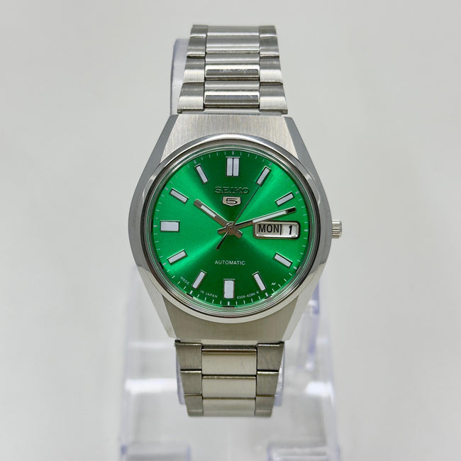 Seiko 5 Automatic – Green Dial Vintage Style Day-Date Men’s Watch Main Image