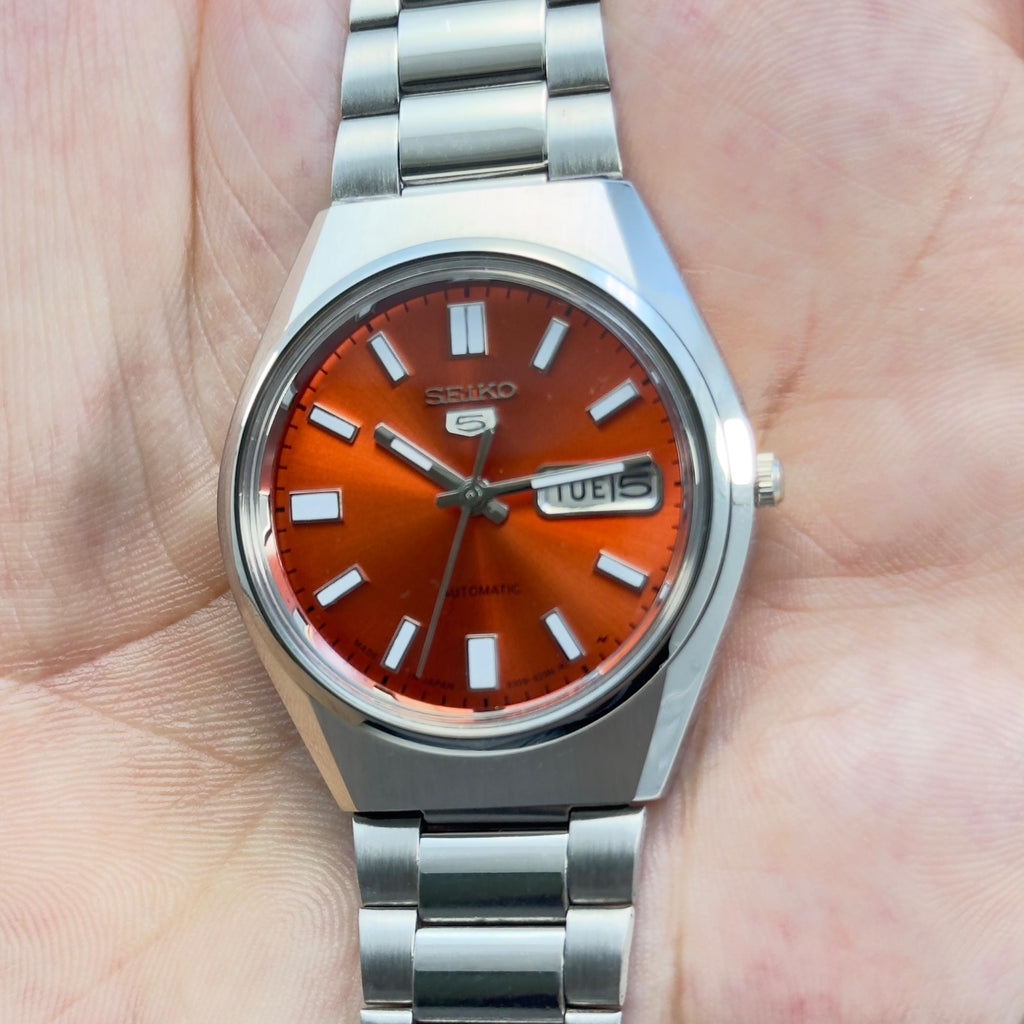 Seiko 5 Automatic – Orange Sunburst Dial Vintage Style Day-Date Men’s Watch.
