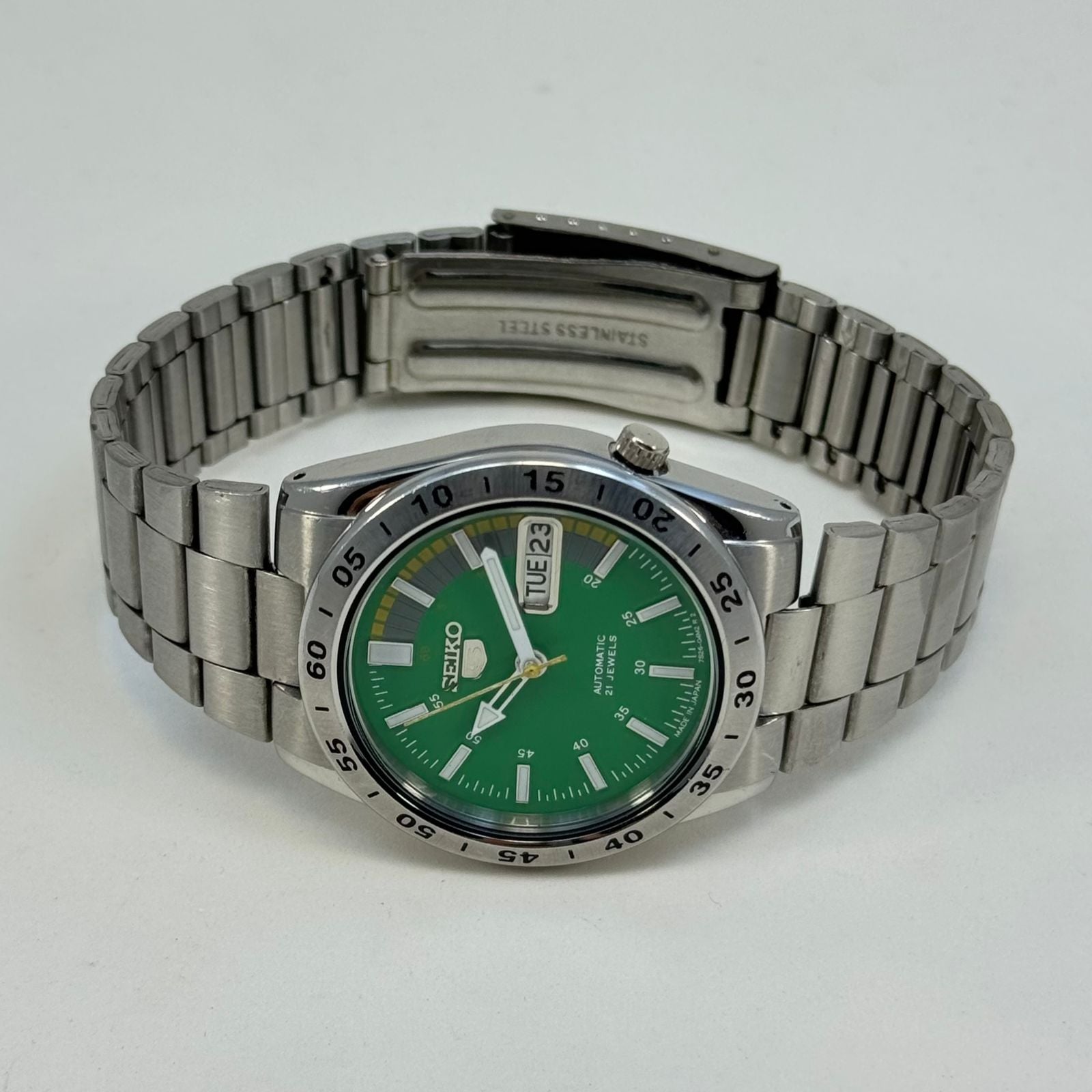 Seiko 5 -  Automatic Watch 21 Jewels  Green Dial Vintage Style Mod