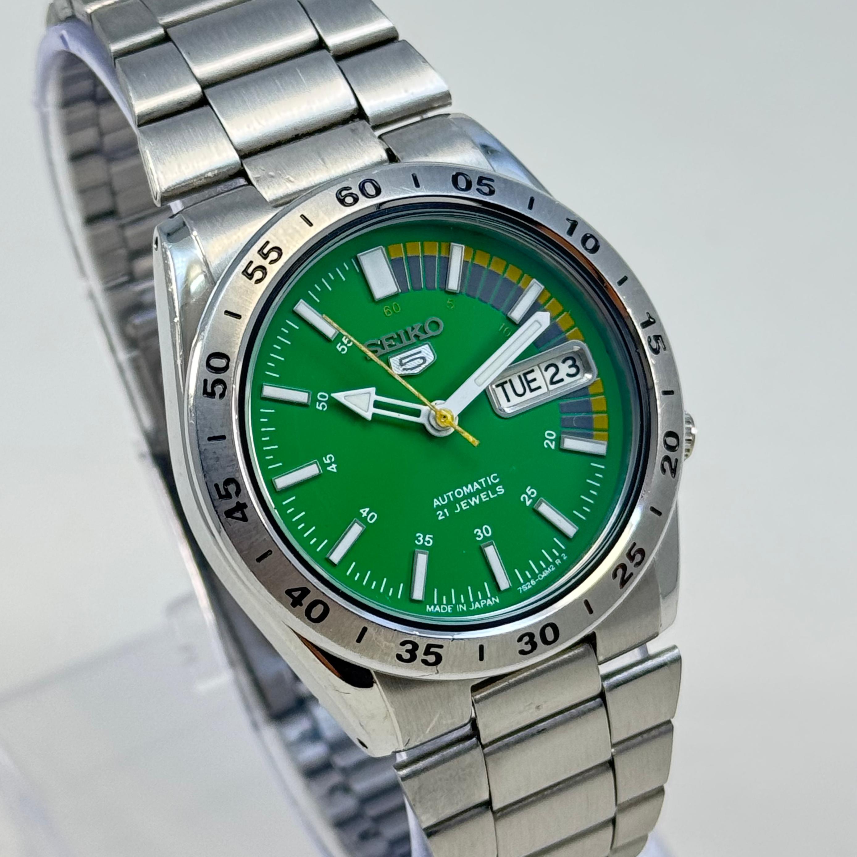 Seiko 5 -  Automatic Watch 21 Jewels  Green Dial Vintage Style Mod
